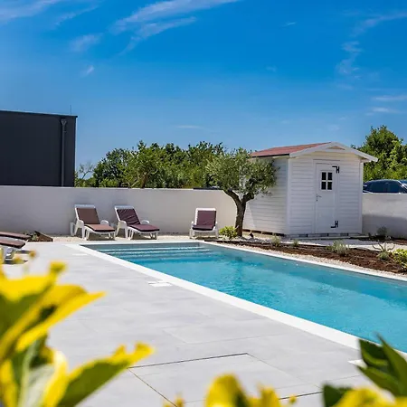 Magdalena With Private Pool Vila Štokovci