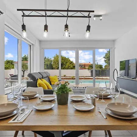 Magdalena With Private Pool Vila Stokovci