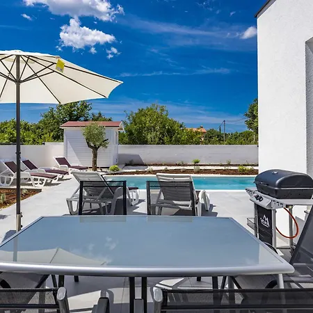 Magdalena With Private Pool Vila Štokovci