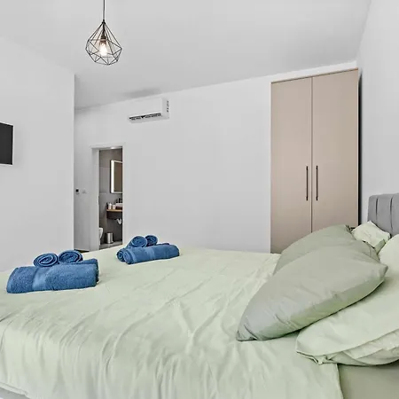 Magdalena With Private Pool Vila