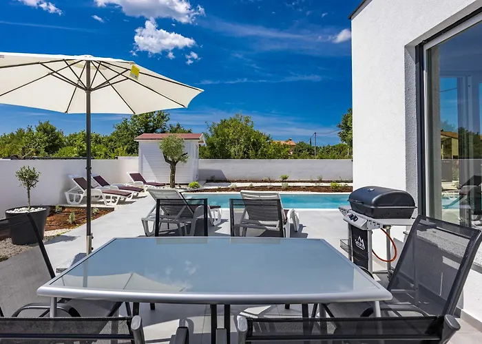 Magdalena With Private Pool Vila Štokovci