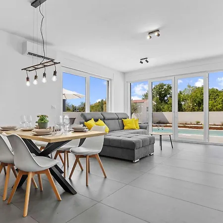 Magdalena With Private Pool * Štokovci