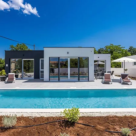 Magdalena With Private Pool Štokovci