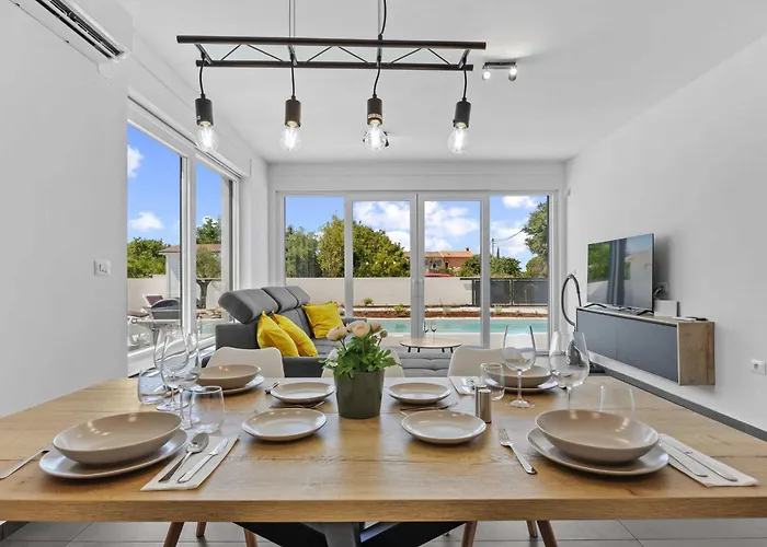 Magdalena With Private Pool 빌라 Štokovci